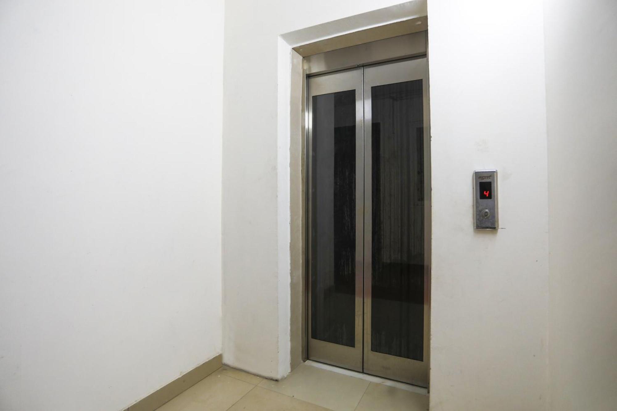 Hotel O Jsb Hotel Faridabad Exteriör bild