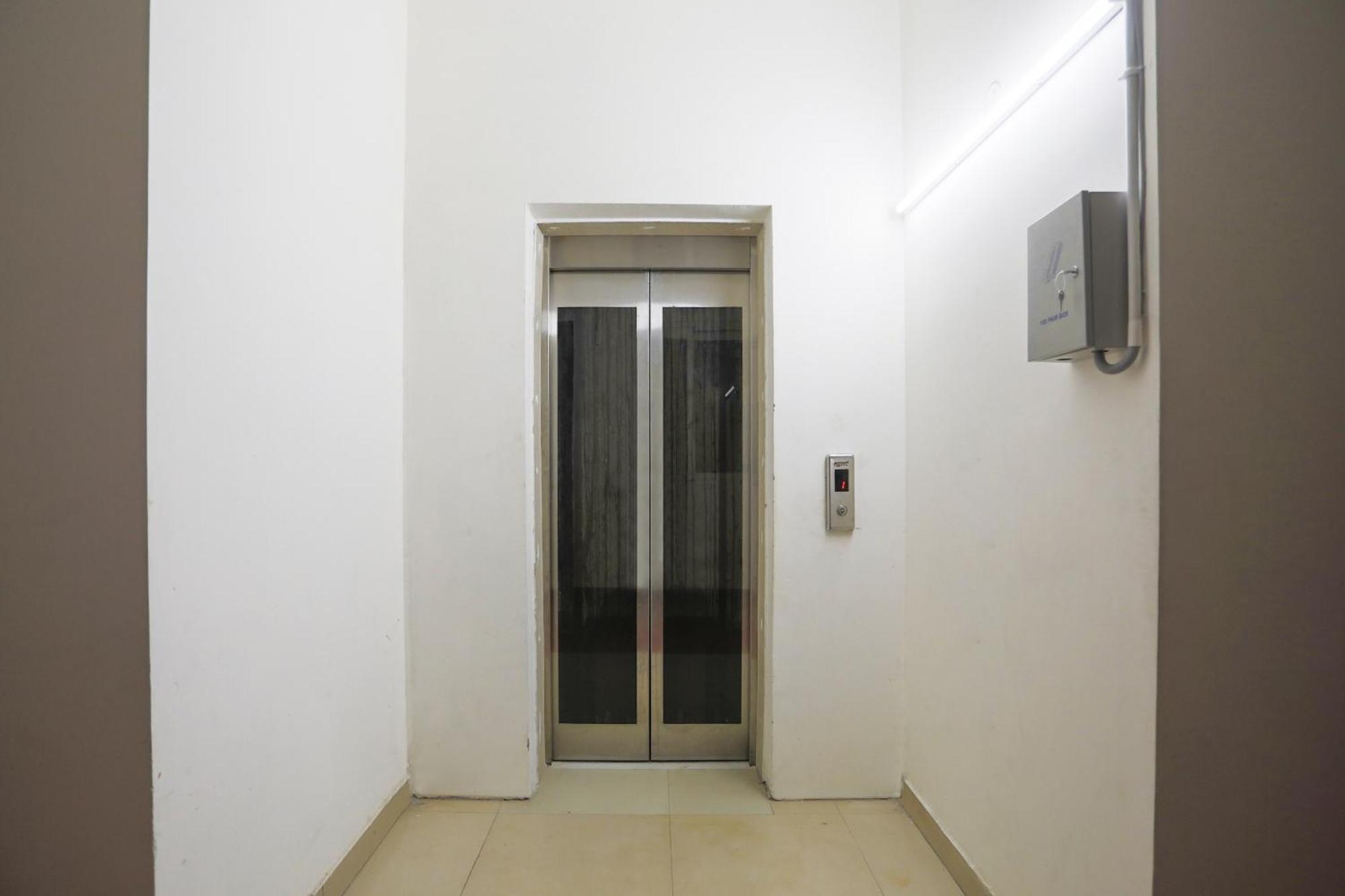 Hotel O Jsb Hotel Faridabad Exteriör bild